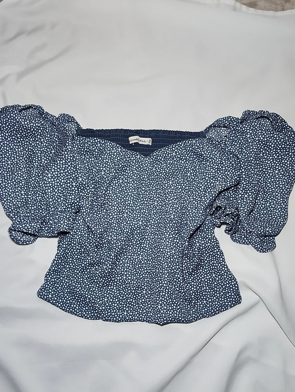 Abercrombie & Fitch Navy Puff-Sleeve Smocked Crop Top with White Dot Print